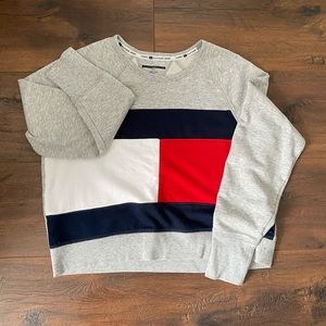 tommy hilfiger cropped crewneck sweatshirt